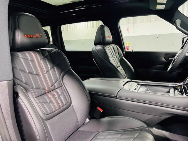 2026 Alpine Metallic/Super Blk Nissan Armada PRO-4X 4X4 SUV