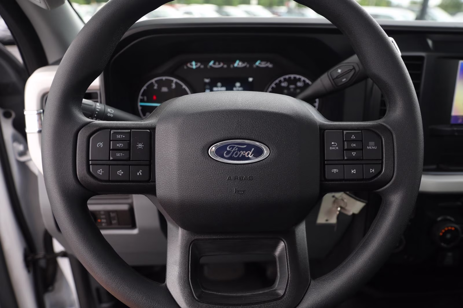 2026 Oxford White Ford Super Duty F-450 DRW XL RWD Truck