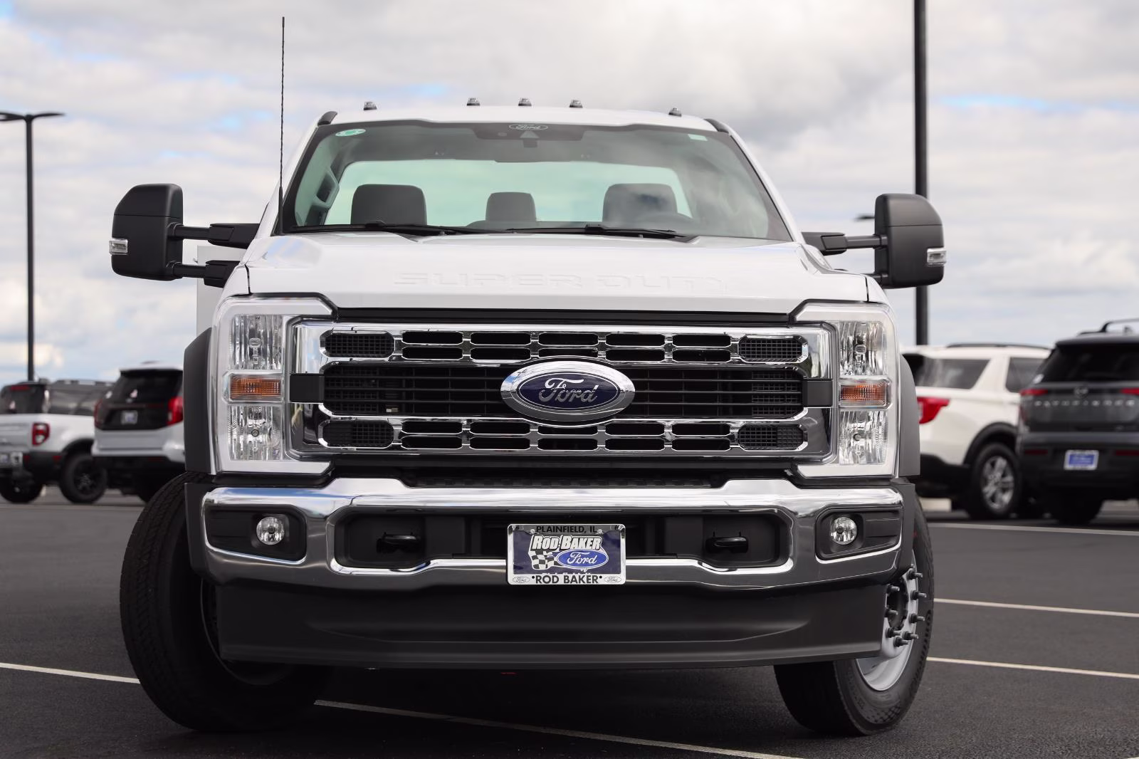 2026 Oxford White Ford Super Duty F-450 DRW XL RWD Truck
