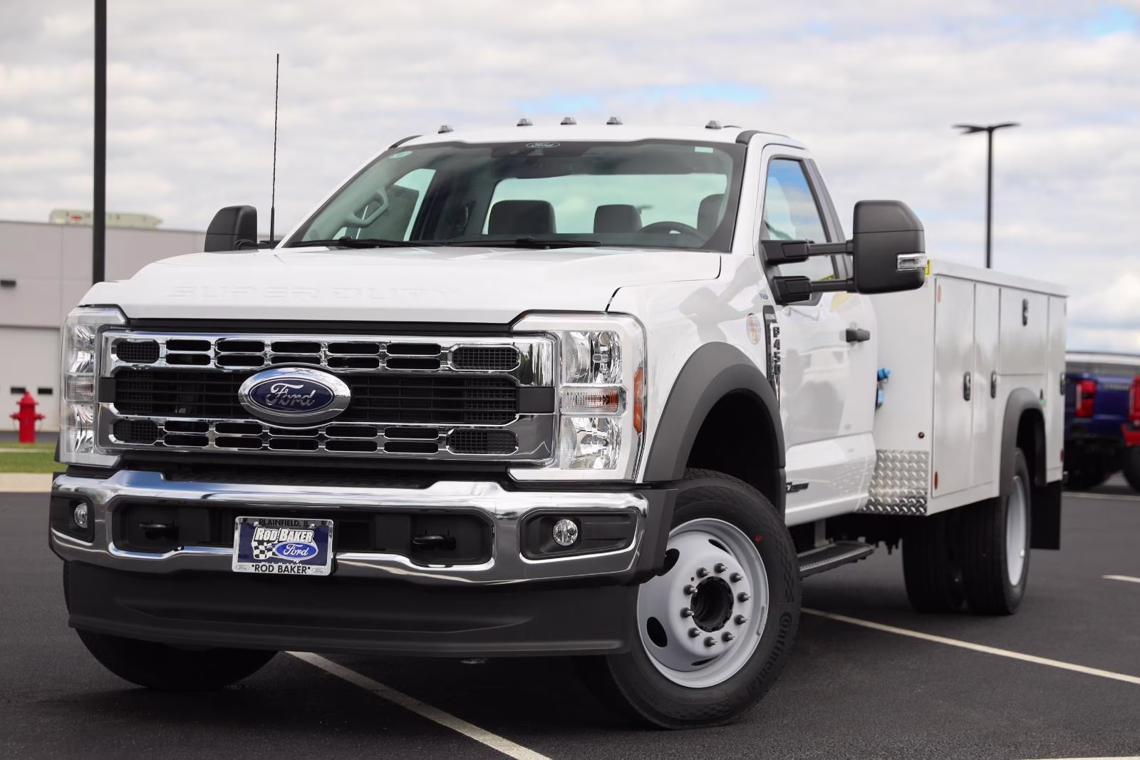 2026 Oxford White Ford Super Duty F-450 DRW XL RWD Truck