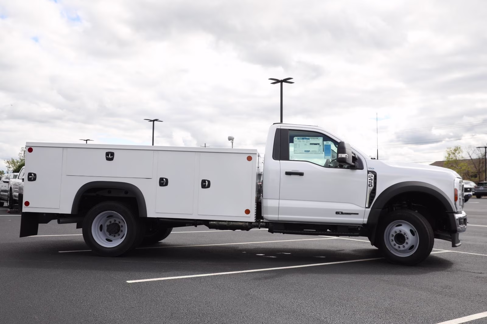 2026 Oxford White Ford Super Duty F-450 DRW XL RWD Truck