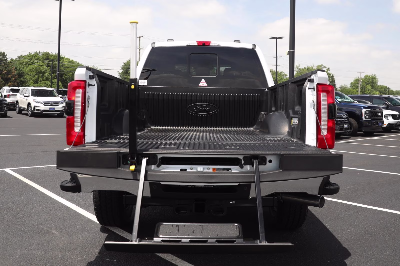2026 Oxford White Ford Super Duty F-250 SRW XLT 4X4 Truck