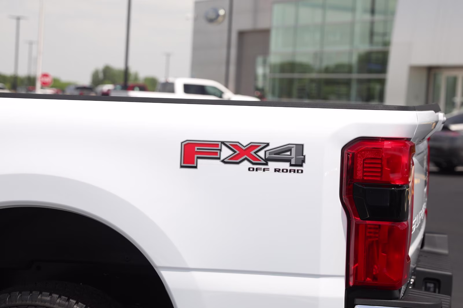 2026 Oxford White Ford Super Duty F-250 SRW XLT 4X4 Truck