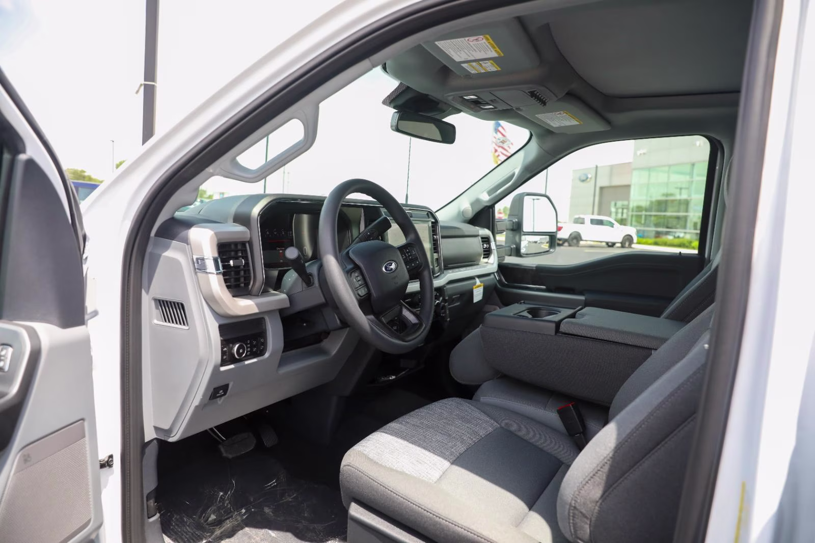 2026 Oxford White Ford Super Duty F-250 SRW XLT 4X4 Truck