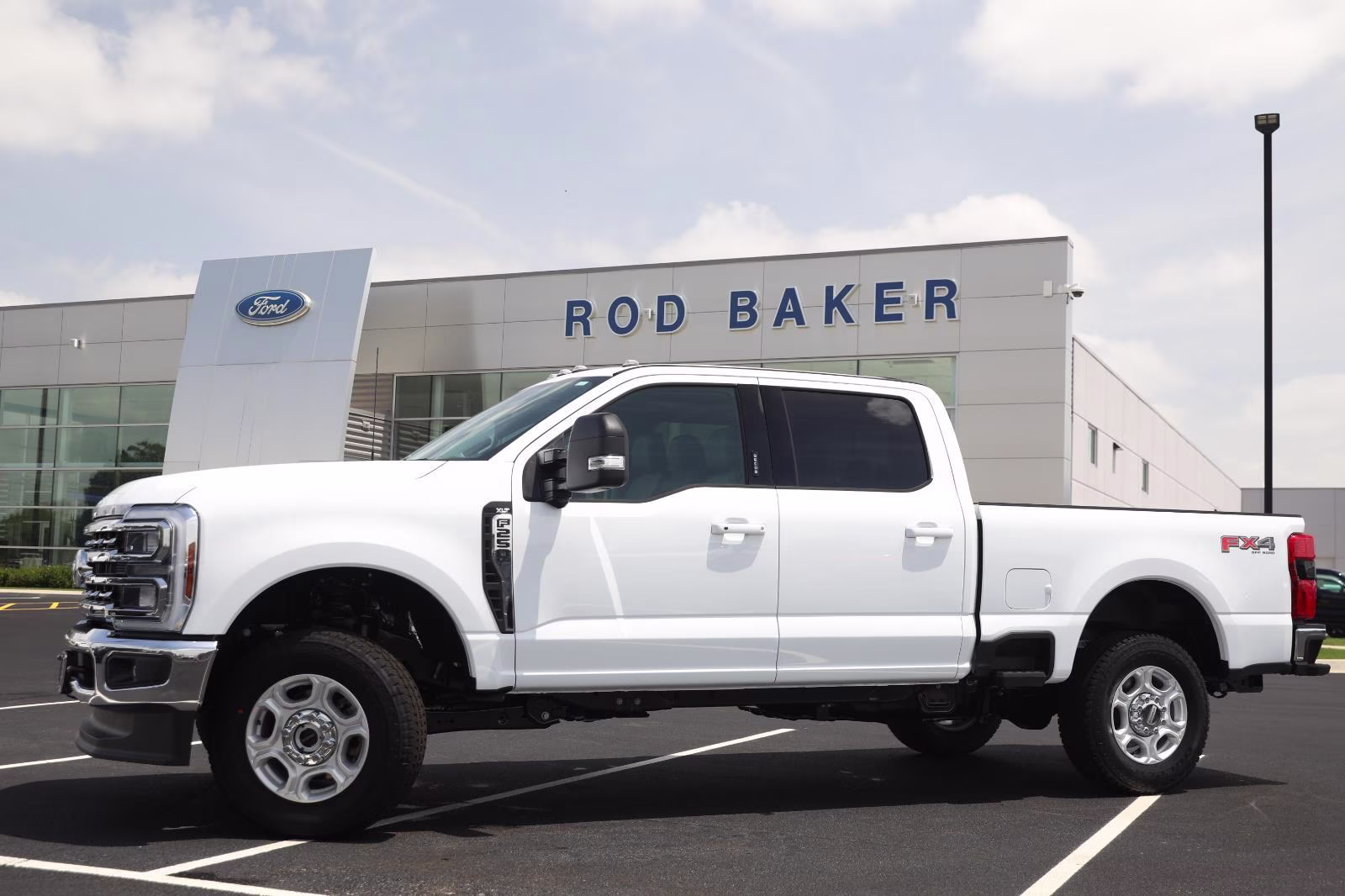 2026 Oxford White Ford Super Duty F-250 SRW XLT 4X4 Truck