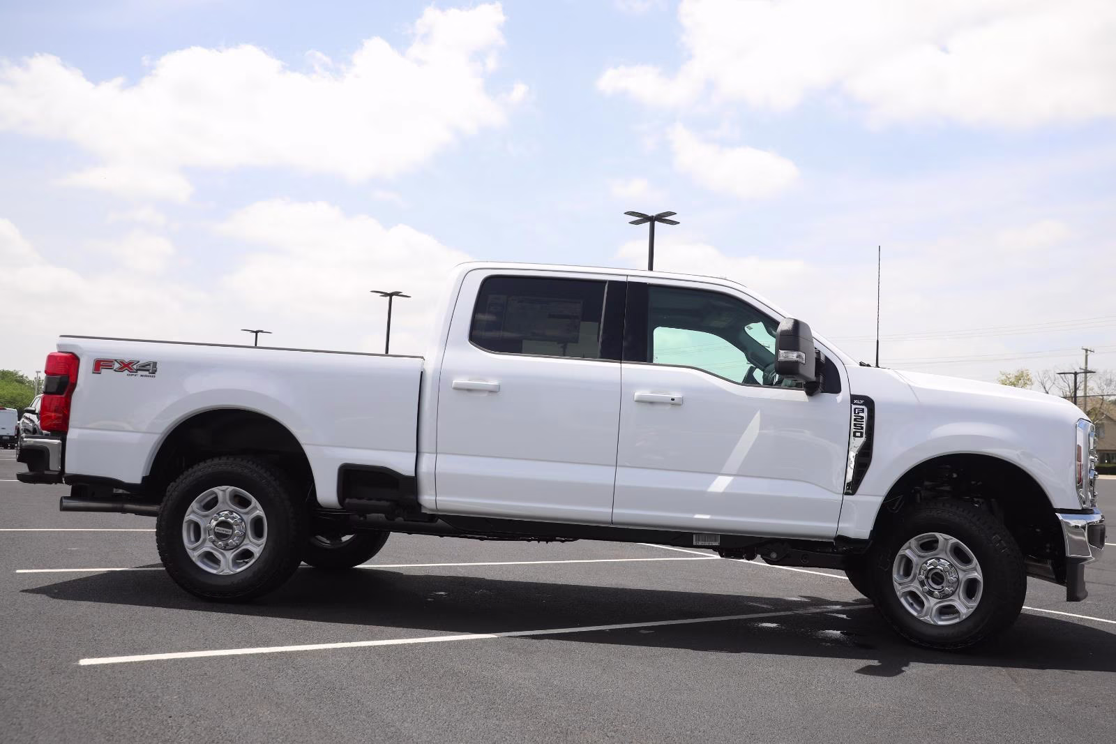 2026 Oxford White Ford Super Duty F-250 SRW XLT 4X4 Truck