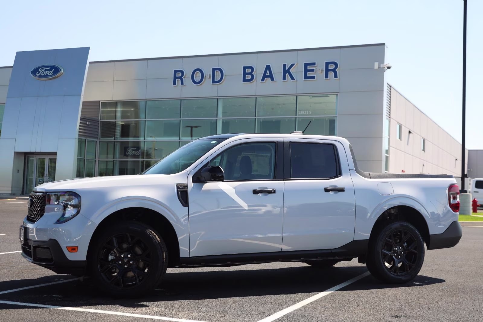 2026 Space White Metallic Ford Maverick XLT AWD Truck