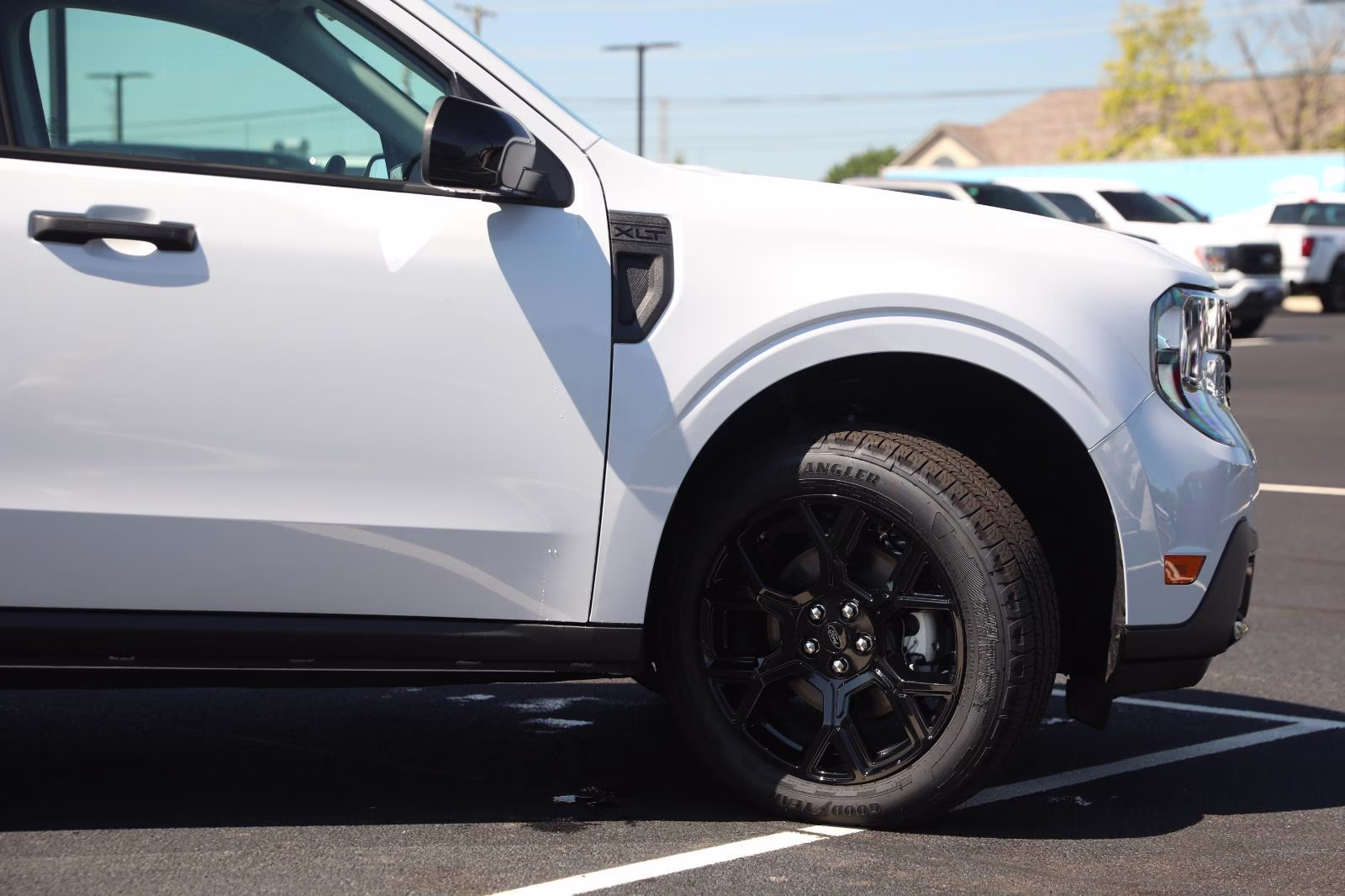 2026 Space White Metallic Ford Maverick XLT AWD Truck
