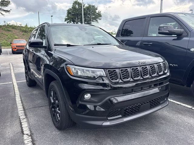 2026 Diamond Black Crystal Pearlcoat Jeep Compass Latitude Altitude 4X4 SUV