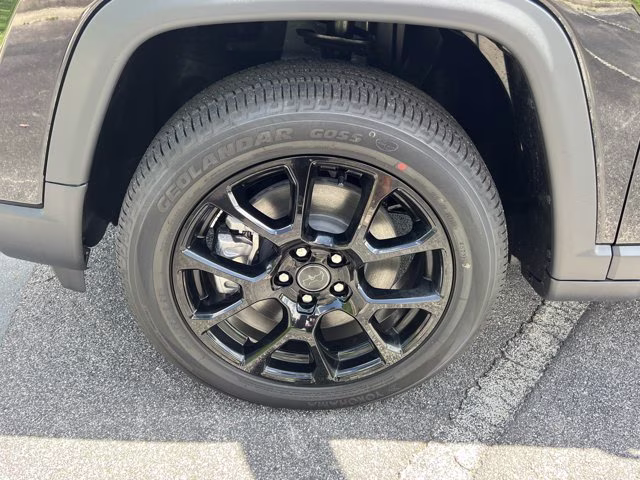 2026 Diamond Black Crystal Pearlcoat Jeep Compass Latitude Altitude 4X4 SUV
