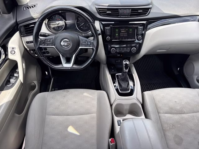 2019 Pearl White Tricoat Nissan Rogue Sport SV FWD SUV