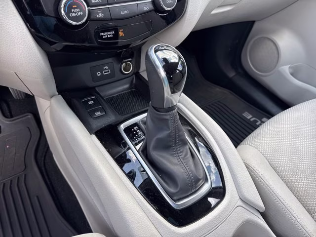 2019 Pearl White Tricoat Nissan Rogue Sport SV FWD SUV