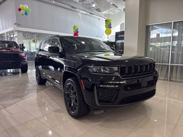 2026 Diamond Black Crystal Pearlcoat Jeep Grand Cherokee L Summit 4X4 SUV