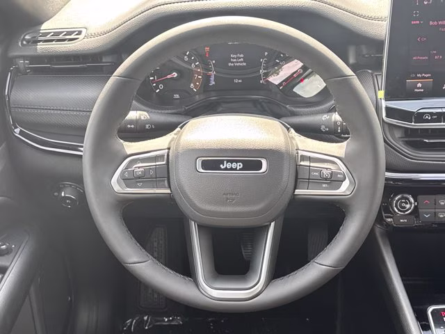 2026 Diamond Black Crystal Pearlcoat Jeep Compass Latitude Altitude 4X4 SUV
