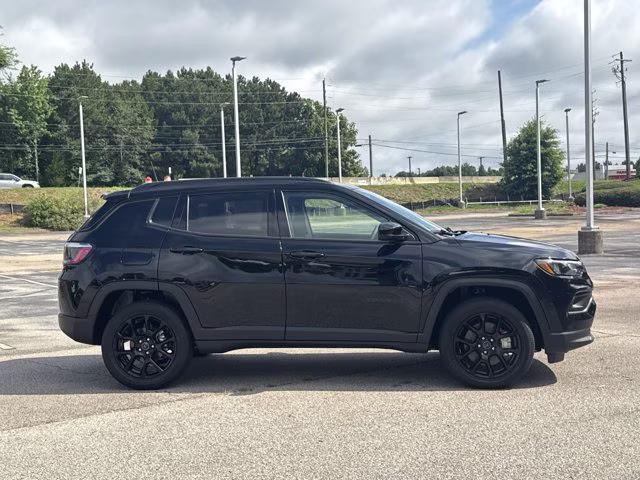 2026 Diamond Black Crystal Pearlcoat Jeep Compass Latitude Altitude 4X4 SUV