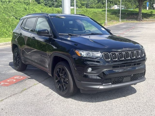 2026 Diamond Black Crystal Pearlcoat Jeep Compass Latitude Altitude 4X4 SUV