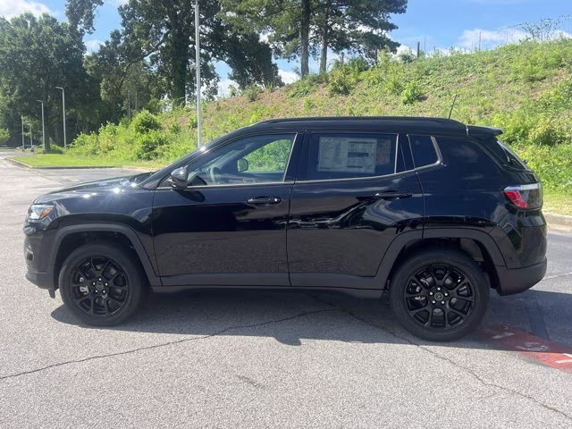2026 Diamond Black Crystal Pearlcoat Jeep Compass Latitude Altitude 4X4 SUV