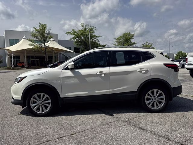 2019 Pearl White Tricoat Nissan Rogue Sport SV FWD SUV