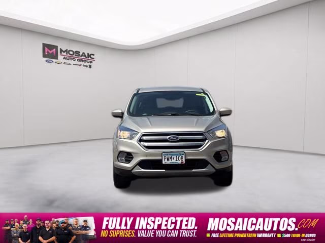 2017 White Gold Metallic Ford Escape SE FWD SUV