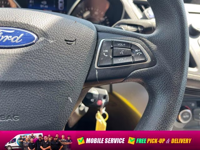 2017 White Gold Metallic Ford Escape SE FWD SUV
