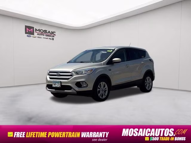 2017 White Gold Metallic Ford Escape SE FWD SUV