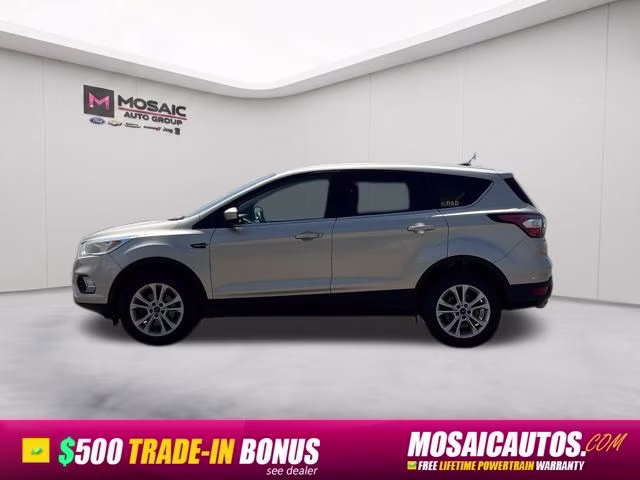 2017 White Gold Metallic Ford Escape SE FWD SUV
