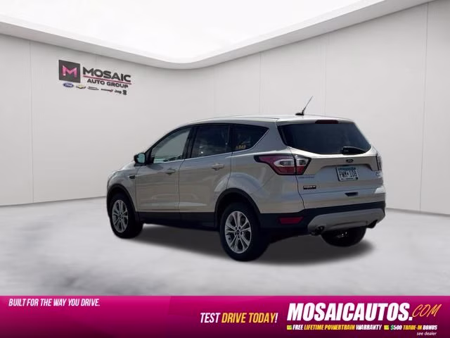 2017 White Gold Metallic Ford Escape SE FWD SUV