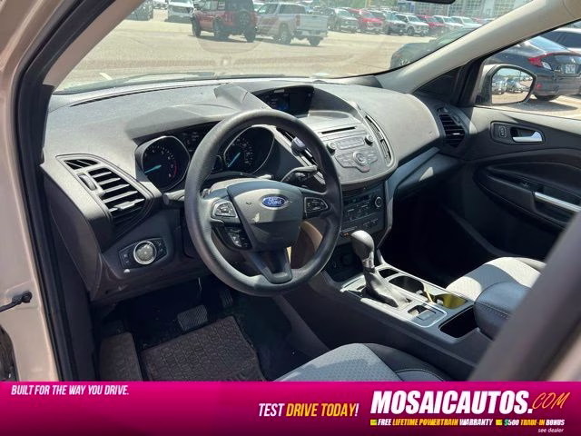 2017 White Gold Metallic Ford Escape SE FWD SUV