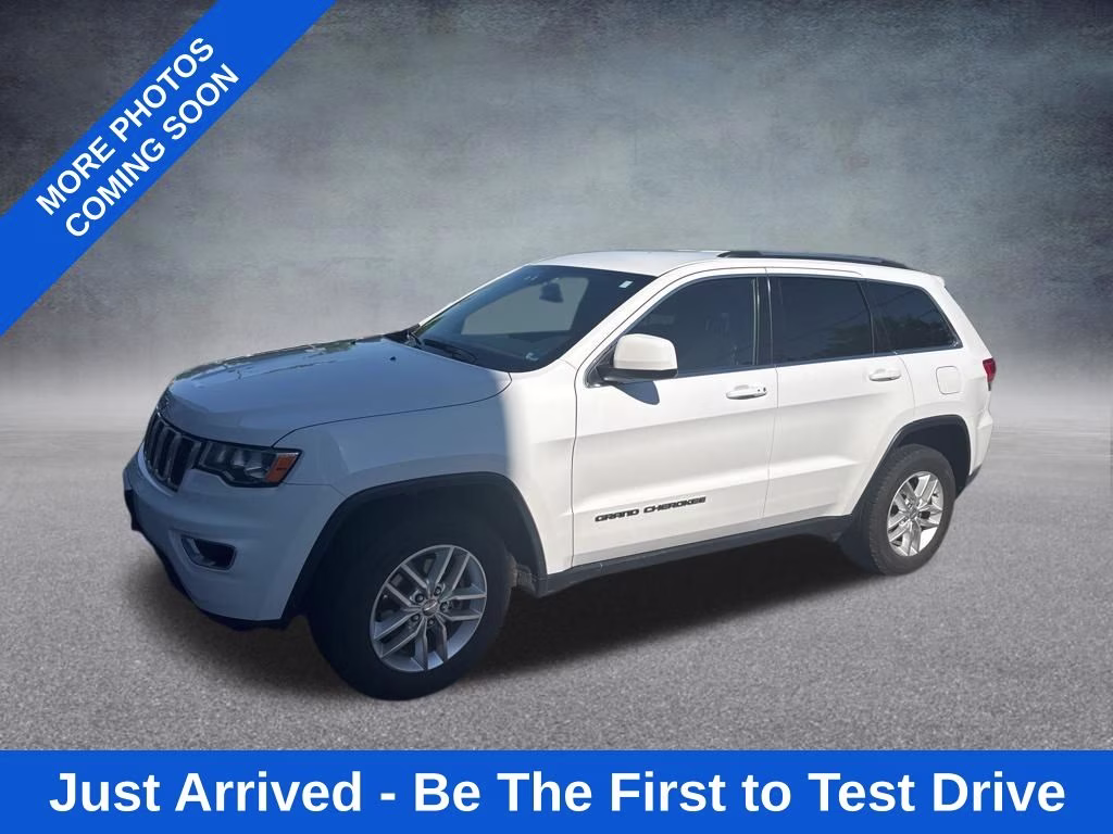 2017 Bright White Clearcoat Jeep Grand Cherokee Laredo 4X4 SUV