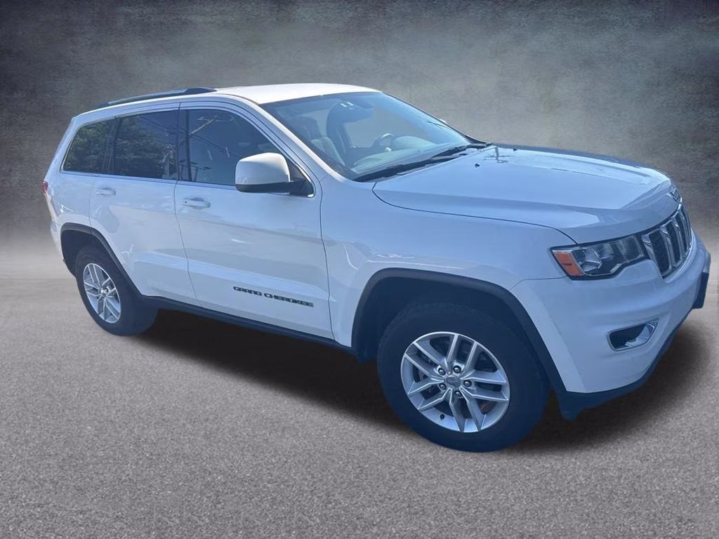 2017 Bright White Clearcoat Jeep Grand Cherokee Laredo 4X4 SUV