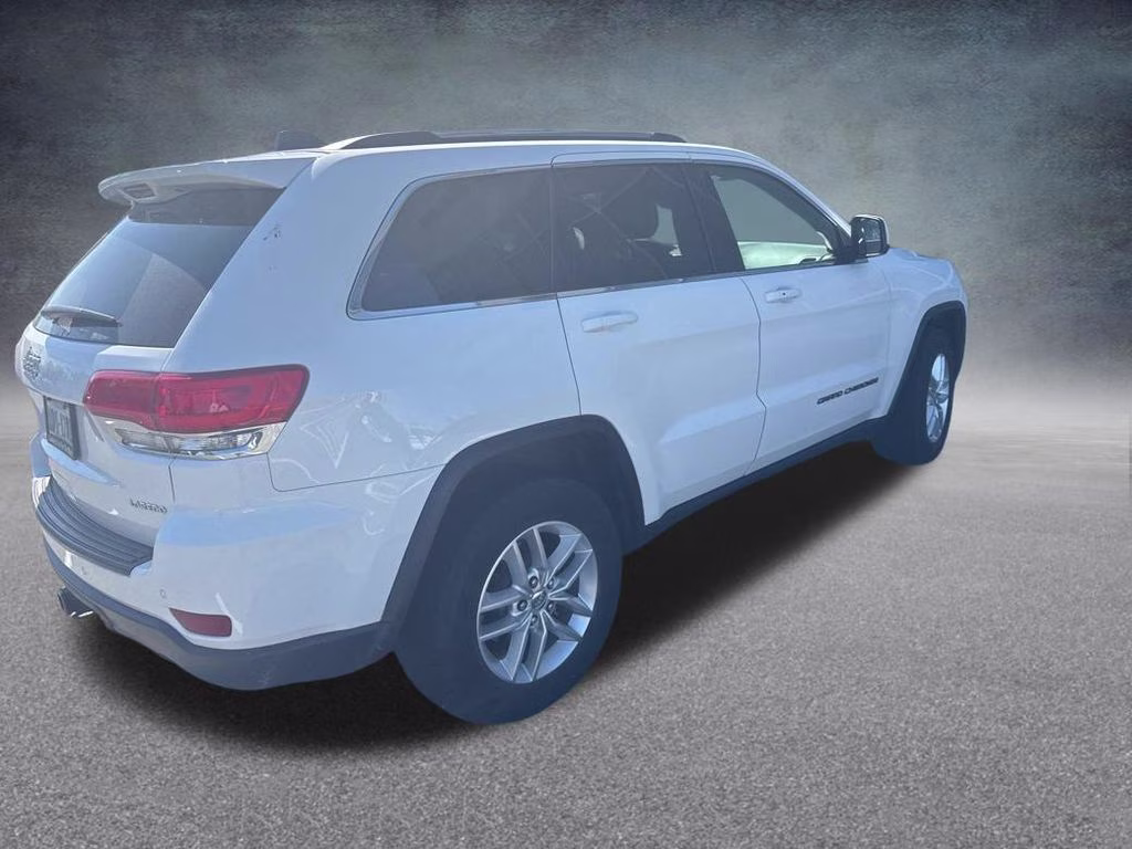 2017 Bright White Clearcoat Jeep Grand Cherokee Laredo 4X4 SUV