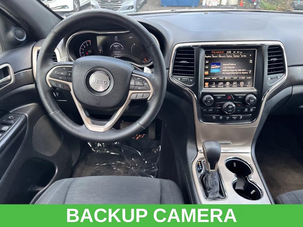 2017 Bright White Clearcoat Jeep Grand Cherokee Laredo 4X4 SUV