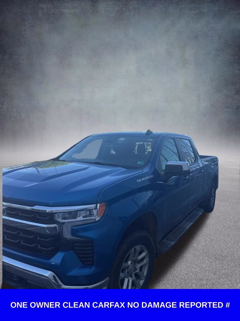 2022 Glacier Blue Metallic Chevrolet Silverado 1500 LT 4X4 Truck