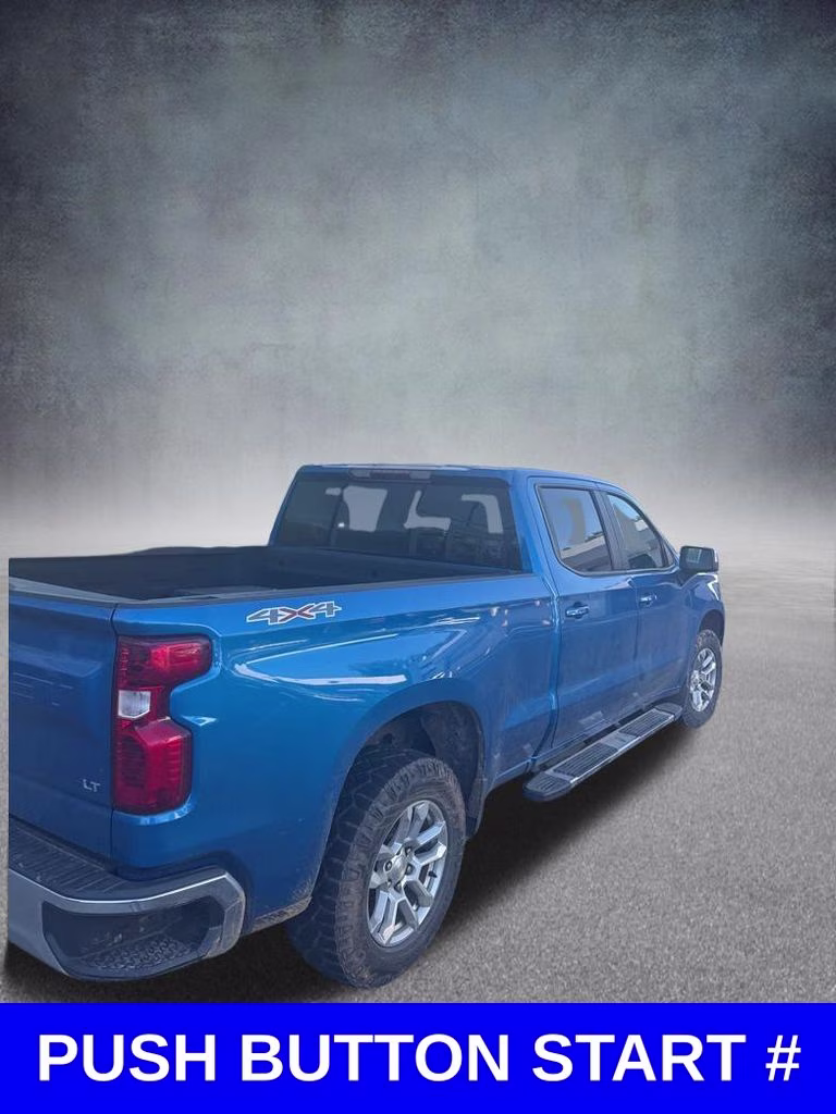 2022 Glacier Blue Metallic Chevrolet Silverado 1500 LT 4X4 Truck