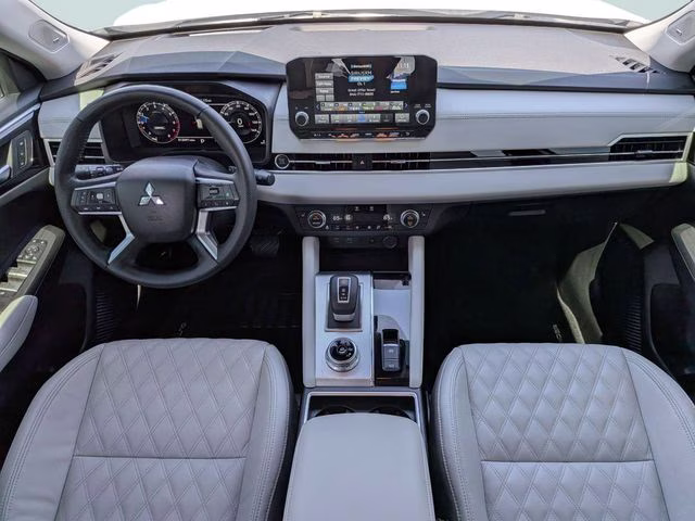 2023 White Diamond Mitsubishi Outlander SEL FWD SUV