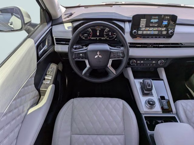 2023 White Diamond Mitsubishi Outlander SEL FWD SUV