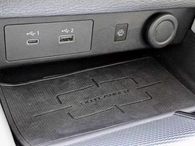 2023 White Diamond Mitsubishi Outlander SEL FWD SUV
