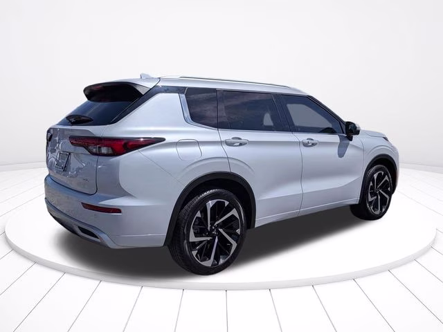 2023 White Diamond Mitsubishi Outlander SEL FWD SUV
