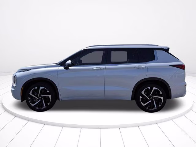 2023 White Diamond Mitsubishi Outlander SEL FWD SUV