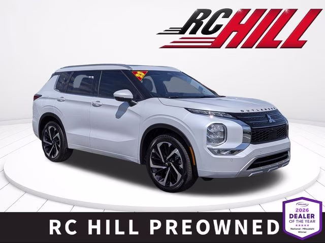 2023 Mitsubishi Outlander SEL 2WD's photo