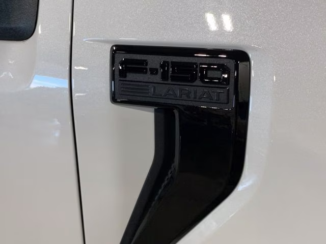 2022 White Metallic Ford F-150 Lariat 4X4 Truck