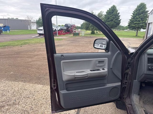 2005 Gray Dodge Dakota SLT 4X4 Truck