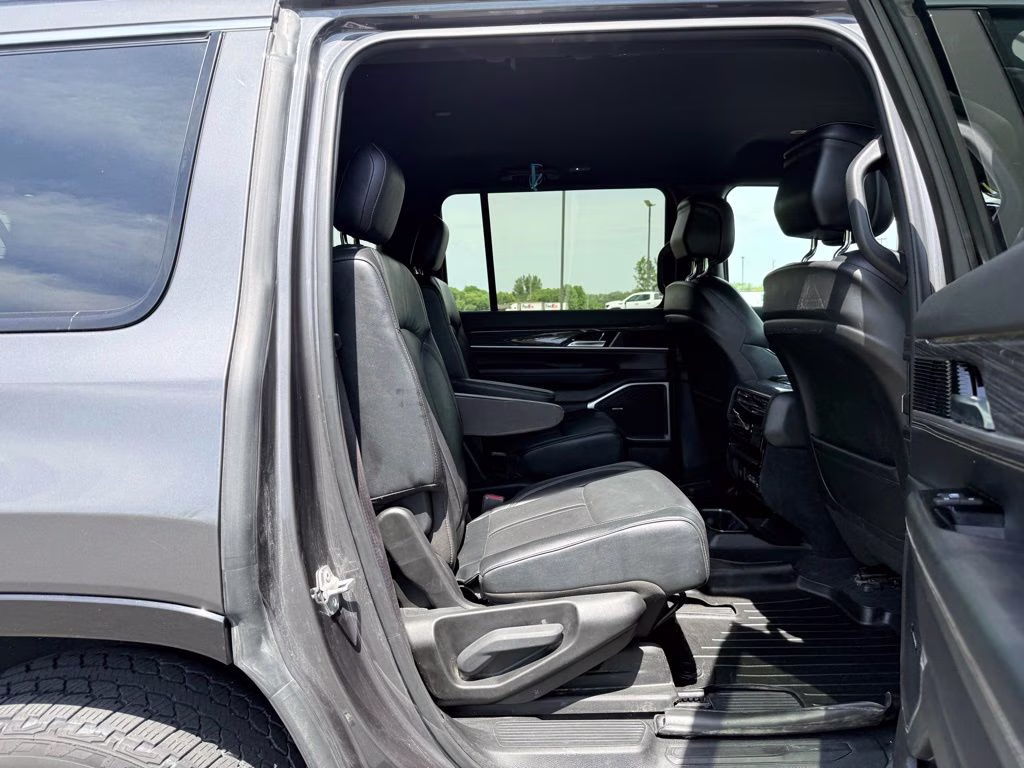 2022 Baltic Gray Metallic Clearcoat Jeep Wagoneer Series II 4X4 SUV