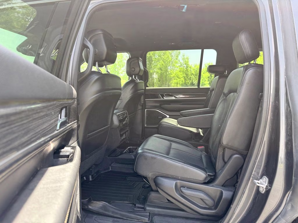 2022 Baltic Gray Metallic Clearcoat Jeep Wagoneer Series II 4X4 SUV