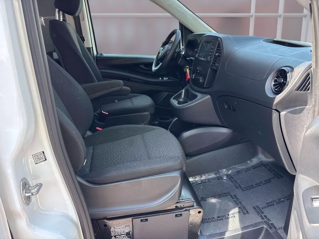2022 White Mercedes-Benz Metris Cargo RWD Van