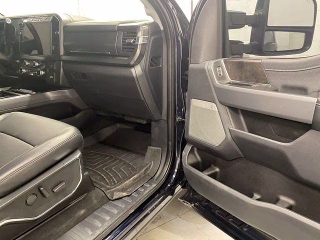 2024 Antimatter Blue Metallic Ford Super Duty F-250 SRW Lariat 4X4 Truck