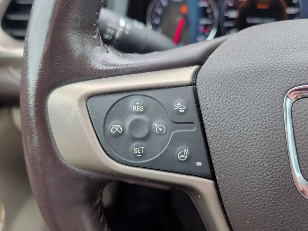 2018 White Frost Tricoat GMC Acadia Denali FWD SUV