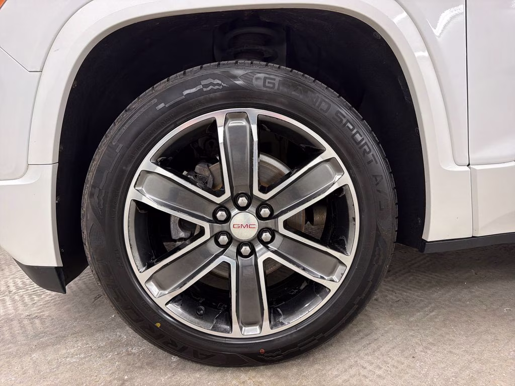 2018 White Frost Tricoat GMC Acadia Denali FWD SUV