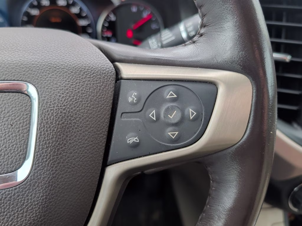 2018 White Frost Tricoat GMC Acadia Denali FWD SUV