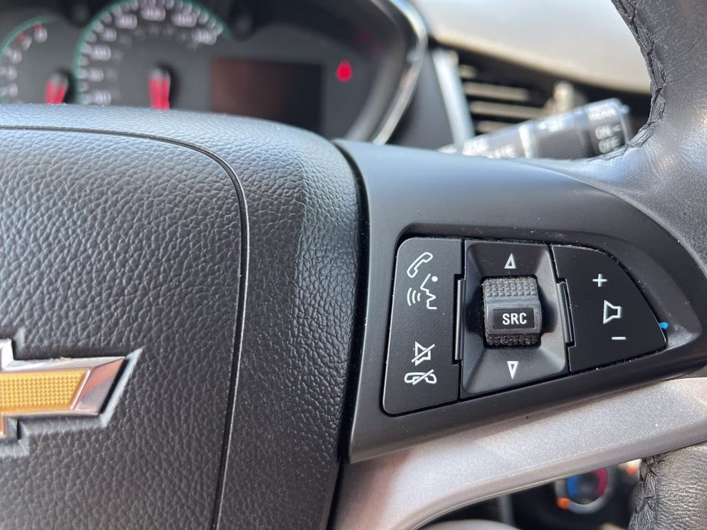 2019 Mosaic Black Metallic Chevrolet Trax LT FWD SUV